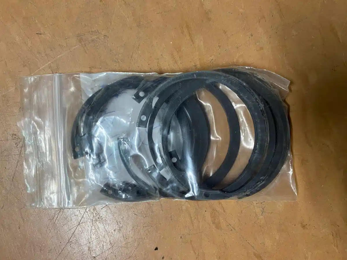 Photo de la Galerie 2 pour McCormick Snap Ring 1440479X1 x9 pièces - neuves et usagées