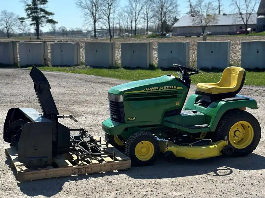 Used 1999 John Deere 345 Lawn Tractor