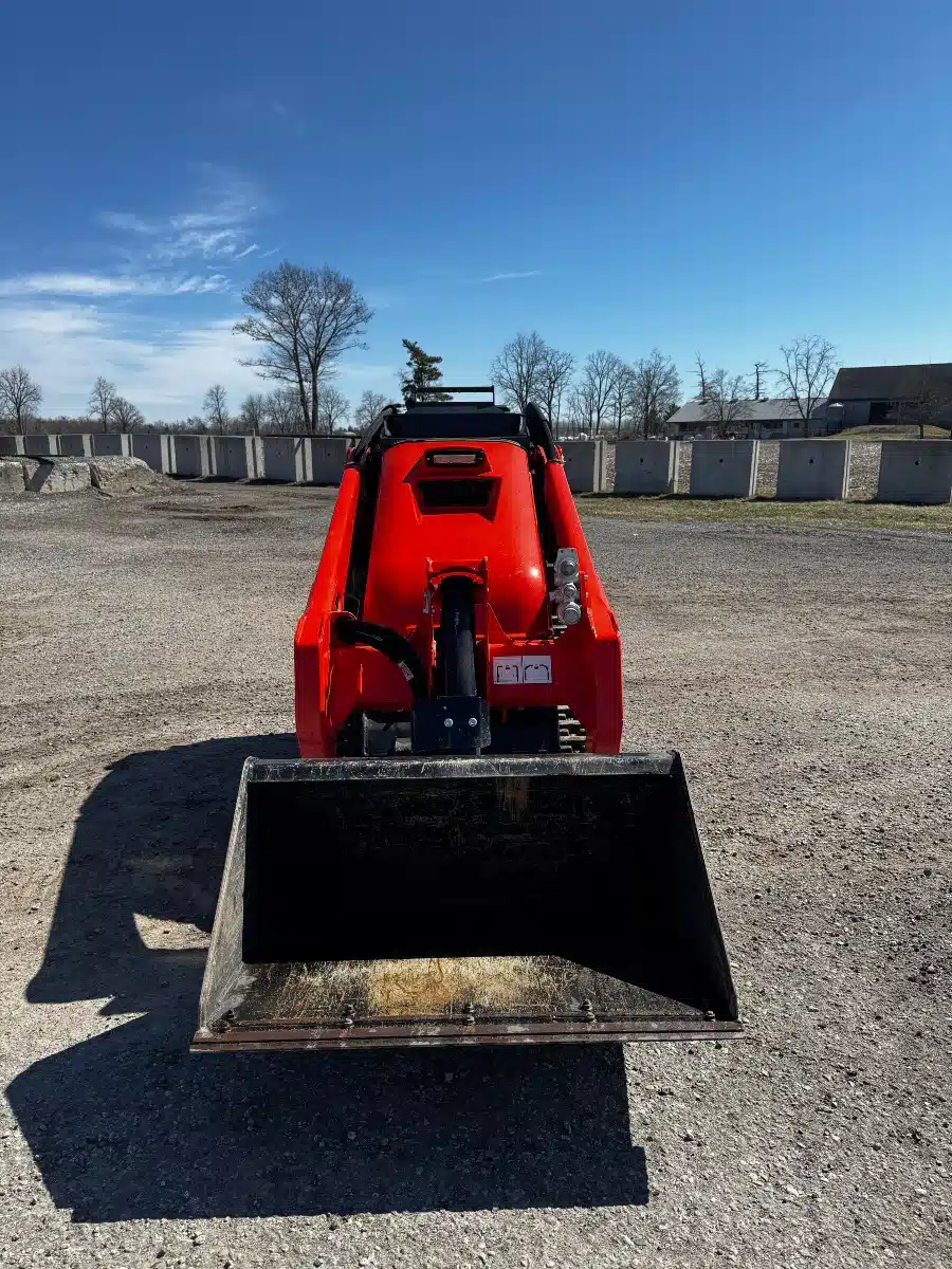 Gallery image 2 for Used 2023 Kubota SCL1000 Track Loader