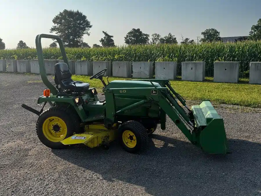Gallery image 1 for Used 1989 John Deere 655 Tractor