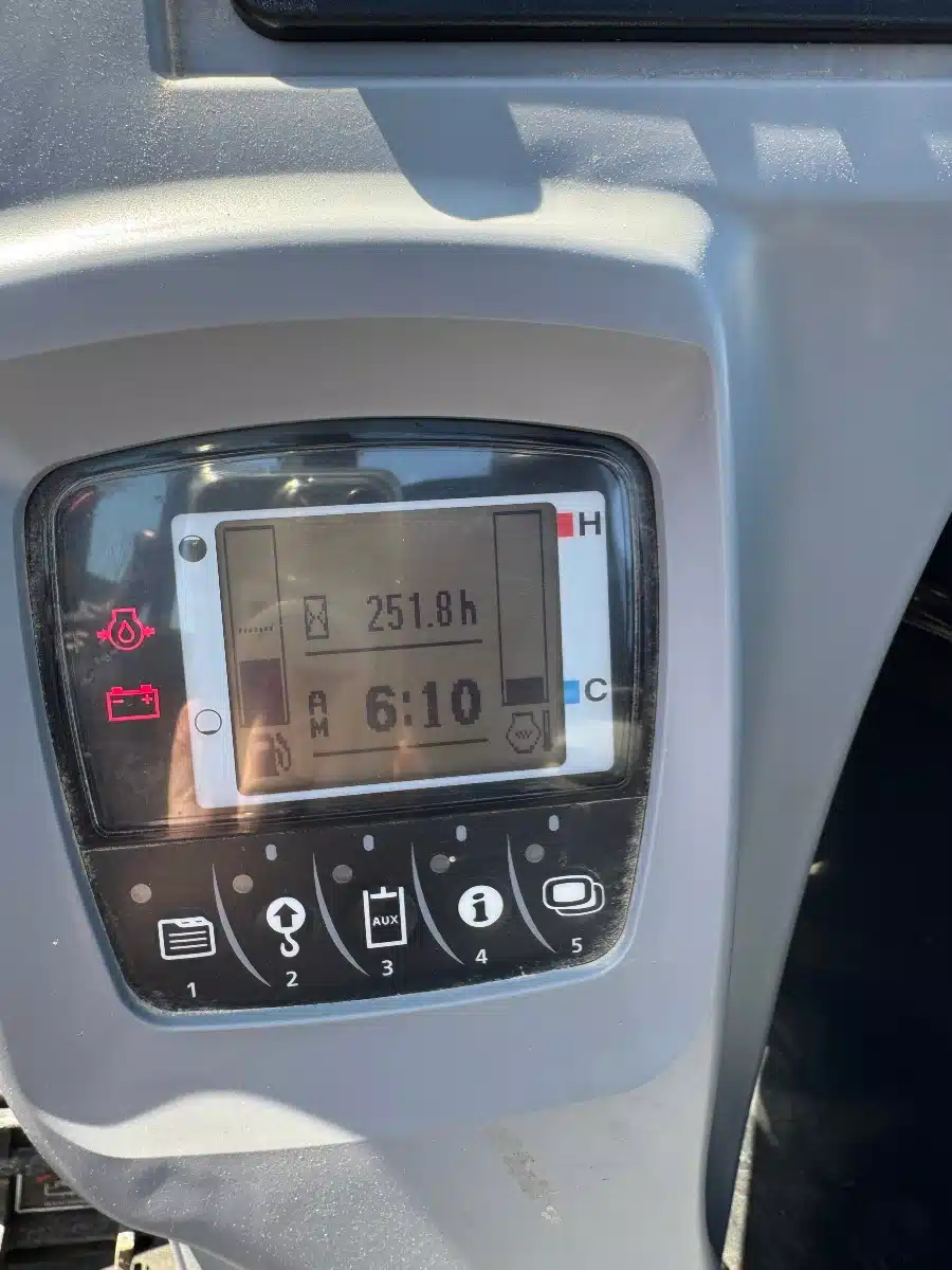 Gallery image 2 for Used 2018 Kubota KX040-4 Excavator