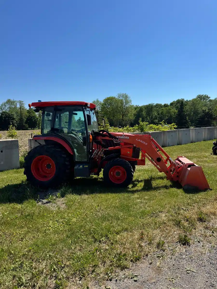 Gallery image 2 for 2014 Kubota L4760HST Tractor