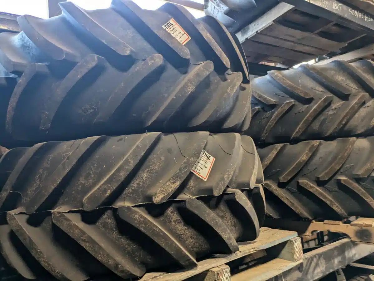 Gallery image 1 for Used Michelin 480/65R28 MULTIBIB Tires