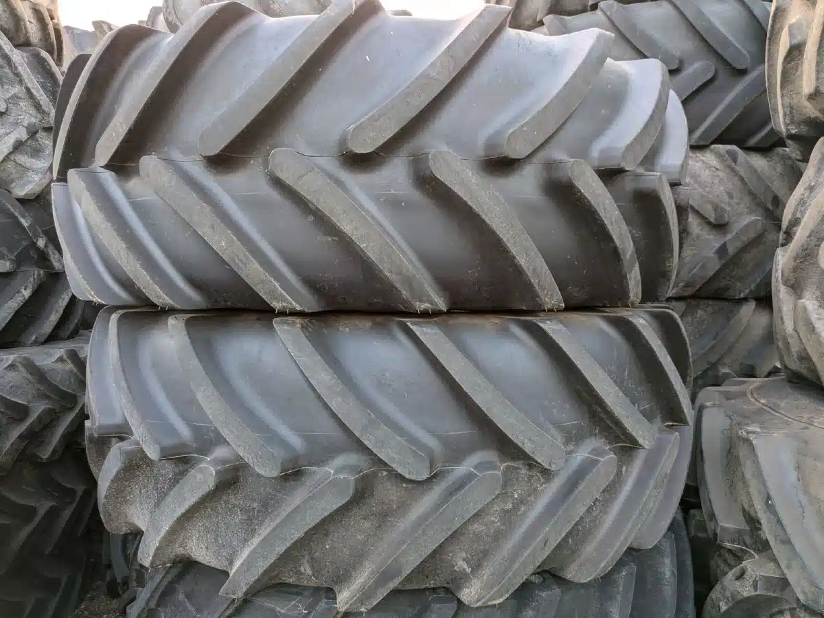 Gallery image 1 for Used Michelin 600/65R38 MULTIBIB Tires