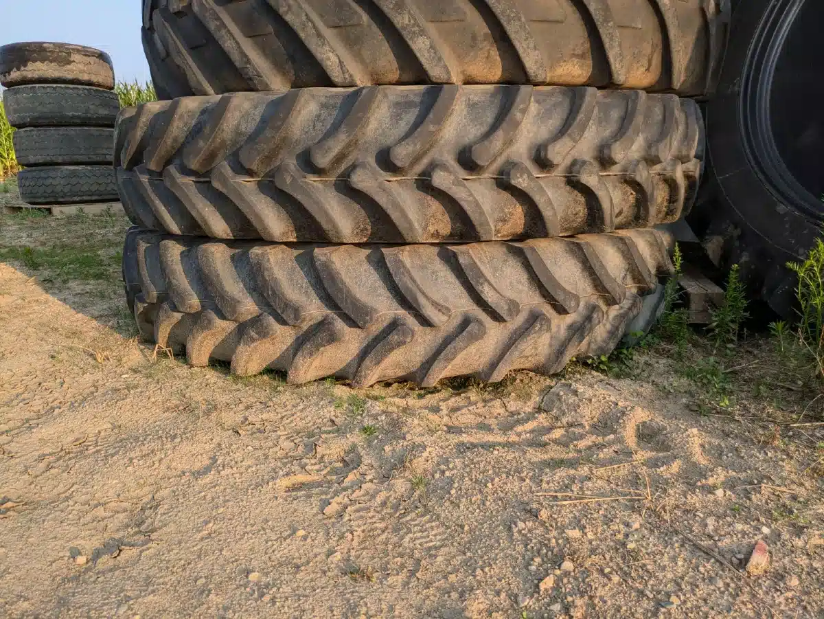 Gallery image 1 for Firestone 380/90R54 RADIAL 9000 Tires