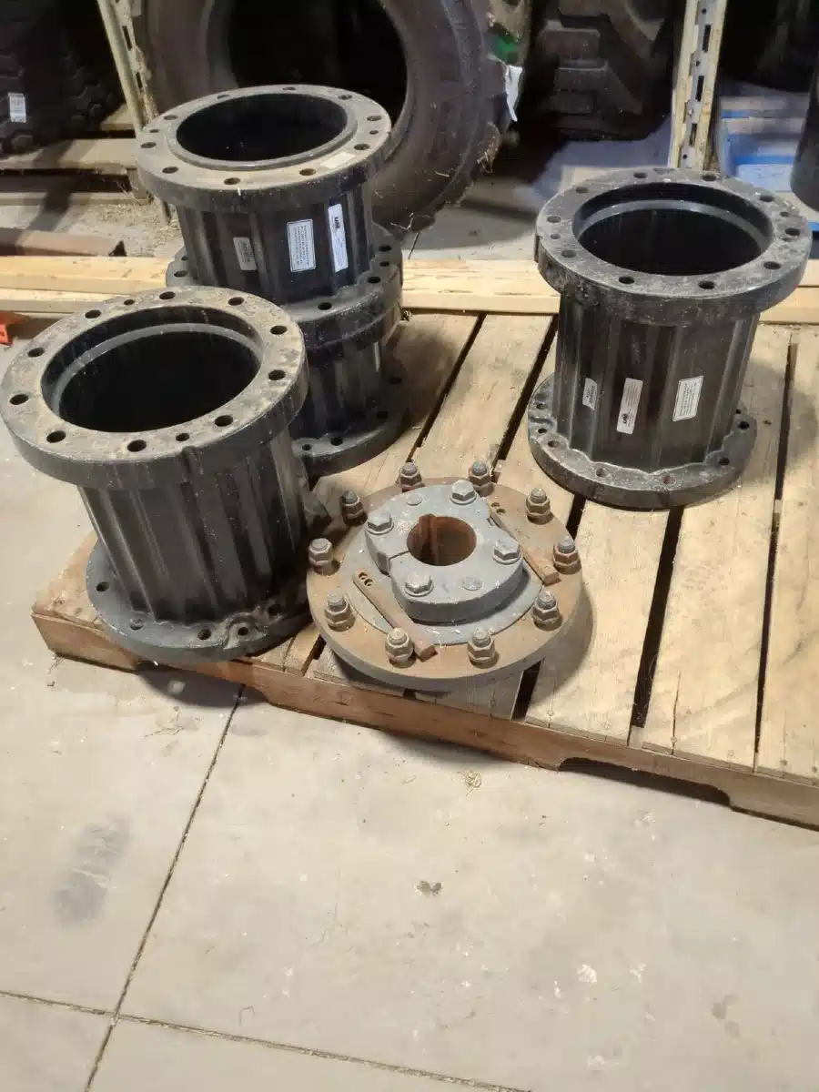 Gallery image 1 for Used John Deere HUBS AND SPACERS Rims