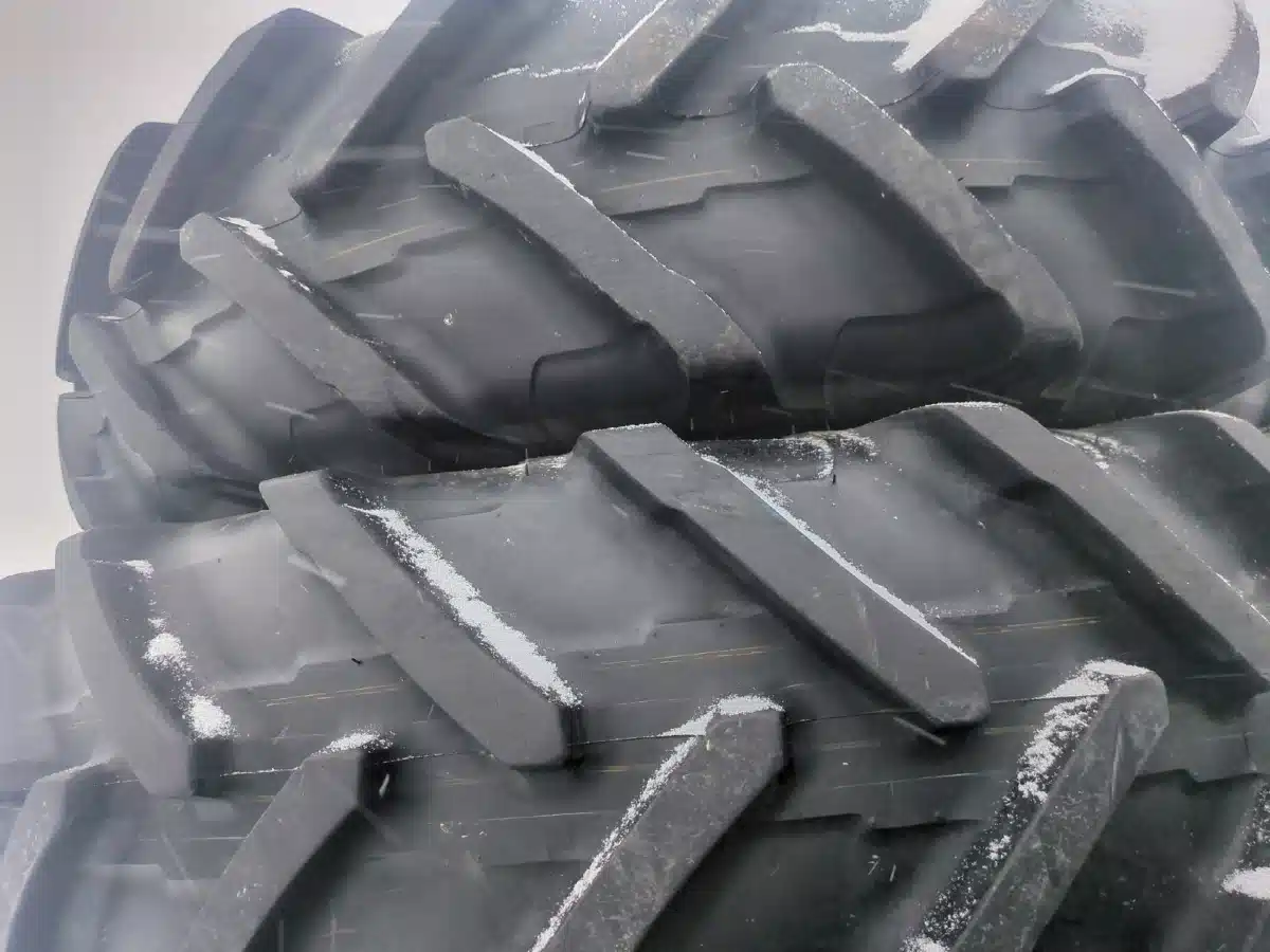 Gallery image 1 for Michelin 380/85R34 AGRIBIB II Tires