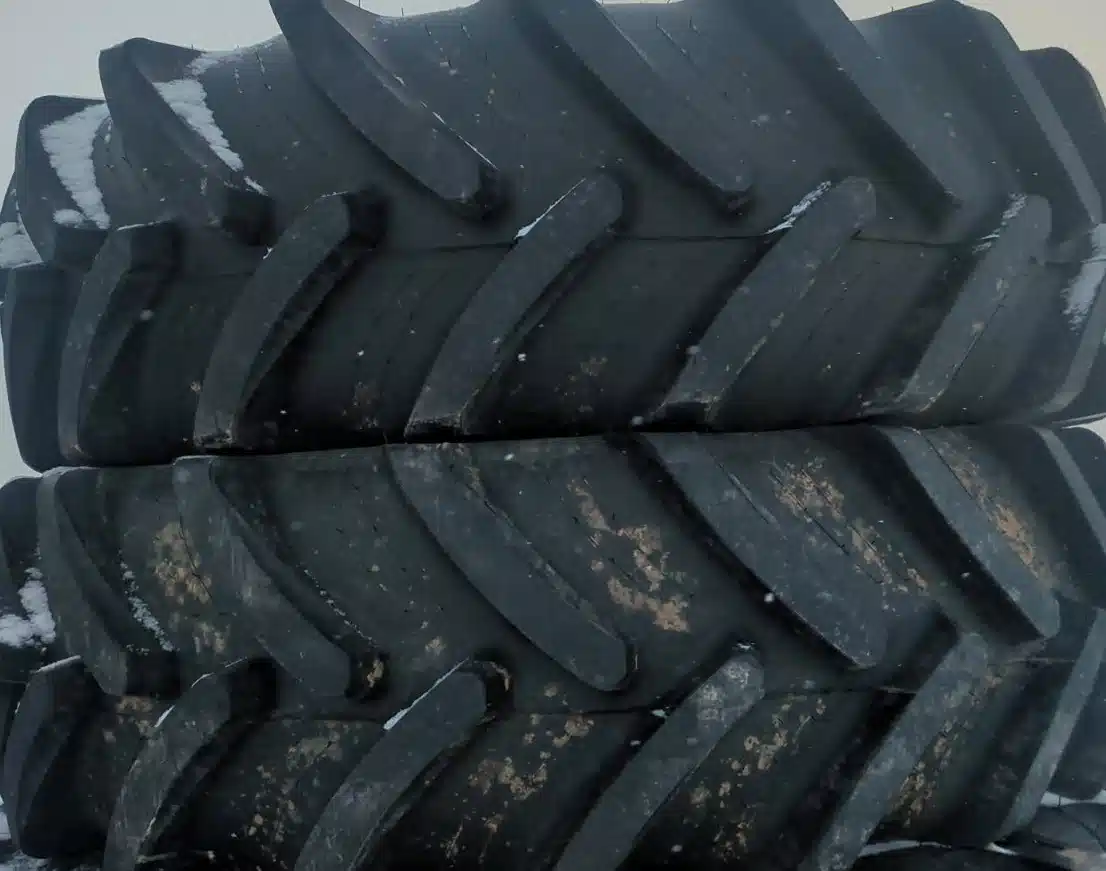 Firestone 380/85R28 Tires