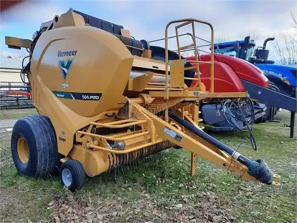 Gallery image 1 for Used 2017 Vermeer 504 PRO Round Baler