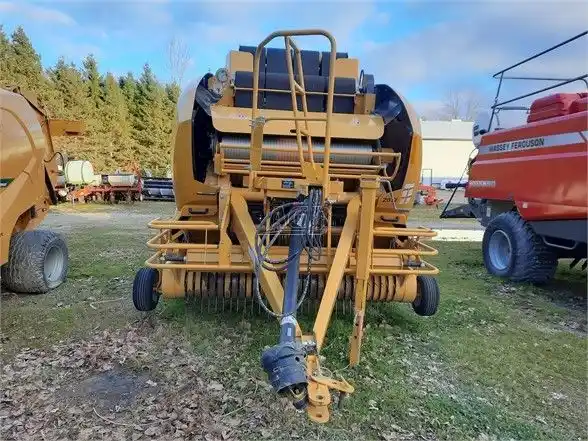 Gallery image 2 for Used 2017 Vermeer 504 PRO Round Baler