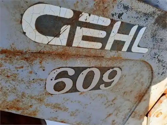 Gallery image 2 for Used 2005 Gehl 609 Backhoe Attachment