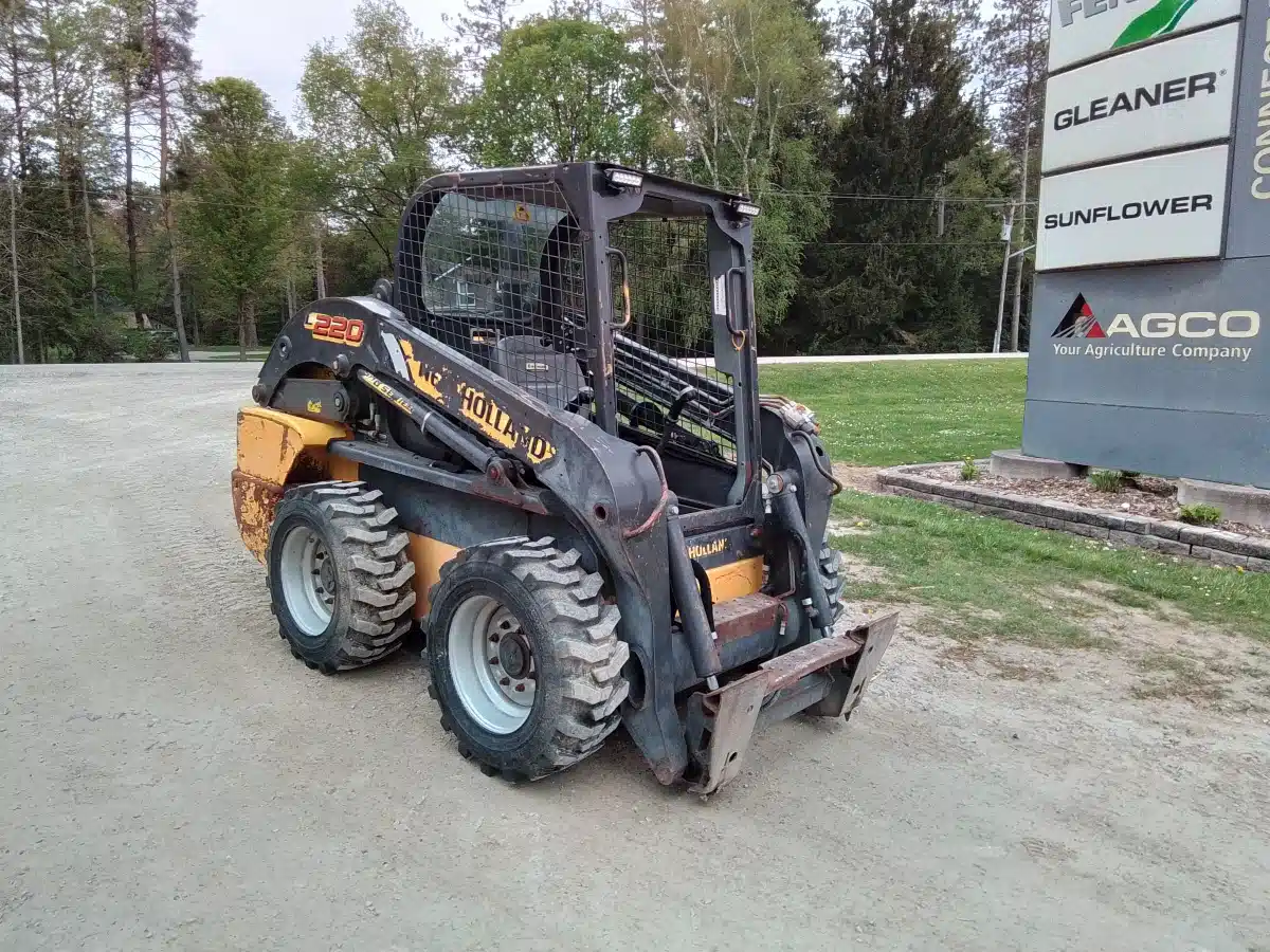 Gallery image 2 for 2014 New Holland L220 Skid Steer