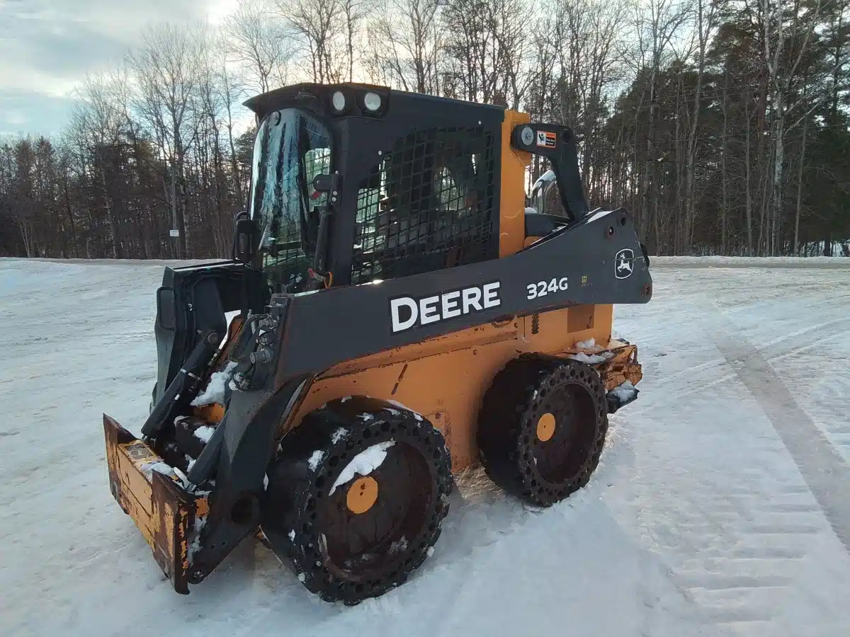 Gallery image 2 for Used 2018 John Deere 324G Skid Steer