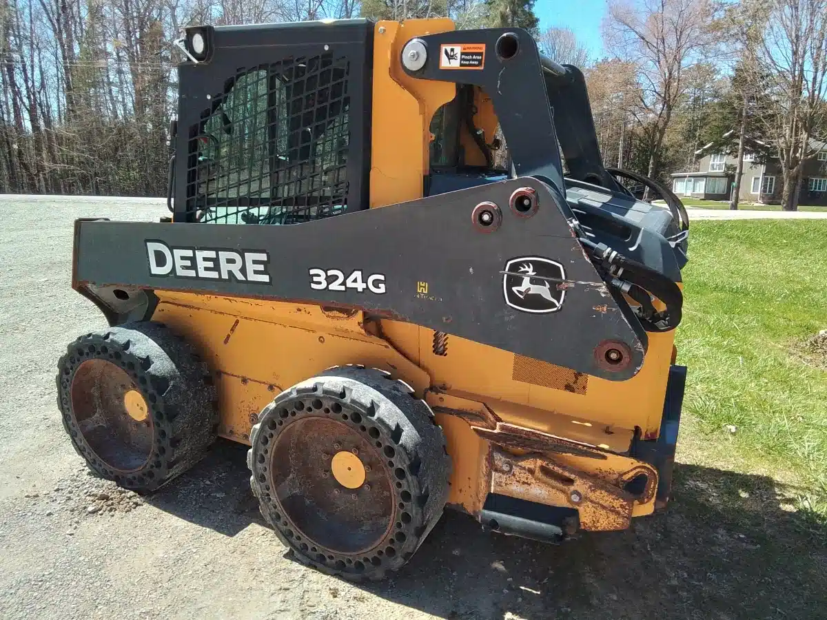 Gallery image 2 for 2018 John Deere 324G Skid Steer