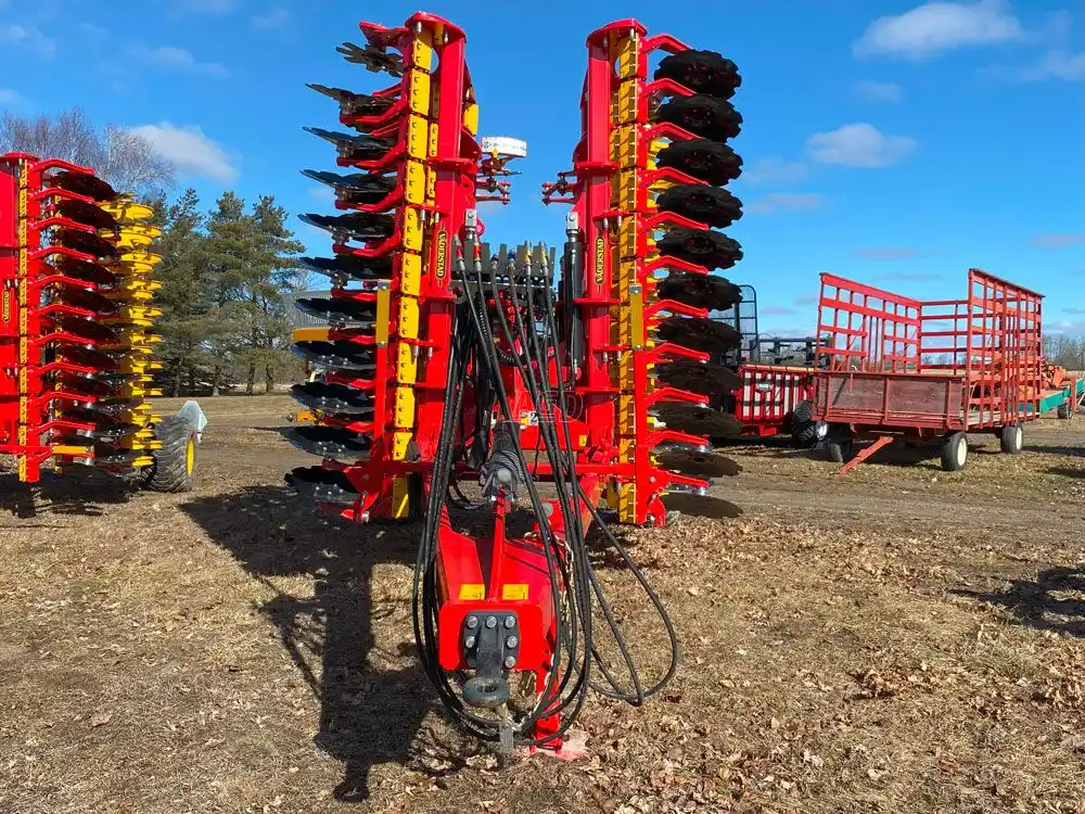 Gallery image 2 for New 2024 Väderstad CARRIER XL CRXL525 Disc High Speed