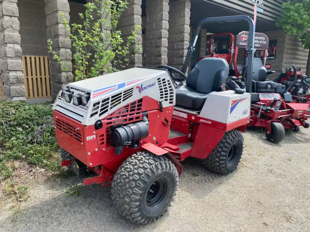 Photo de la Galerie 1 pour 2023 Ventrac 4520P Tracteur