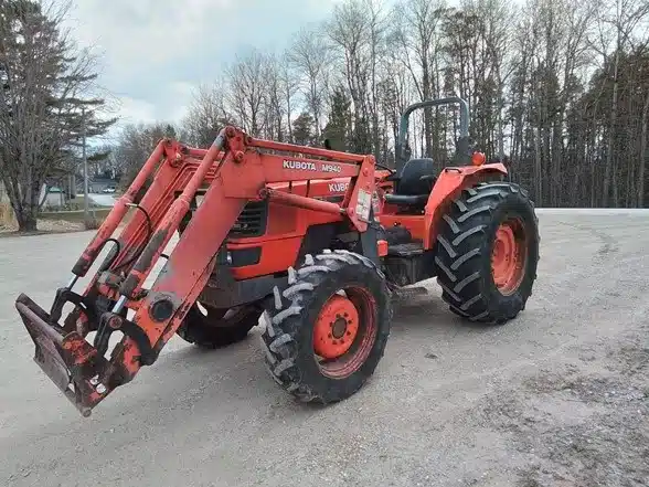 Gallery image 2 for Used Kubota M8200 Tractor