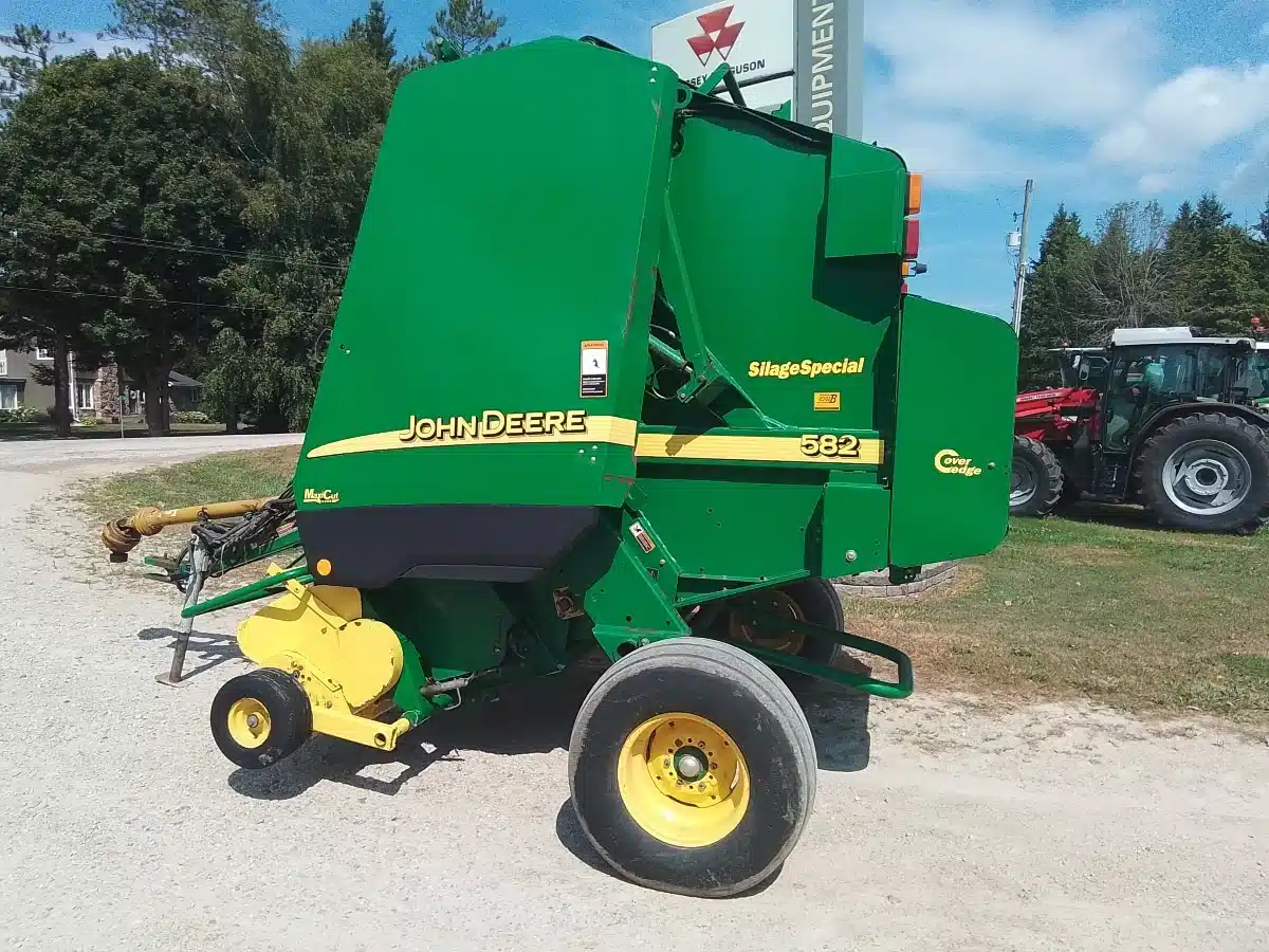 Gallery image 2 for Used 2005 John Deere 582SS Round Baler