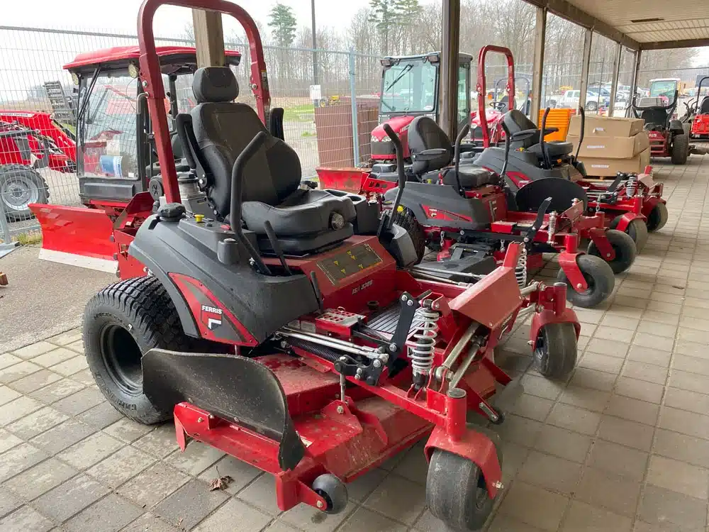 Gallery image 1 for New 2024 Ferris ISX 3300 Mower - Zero Turn