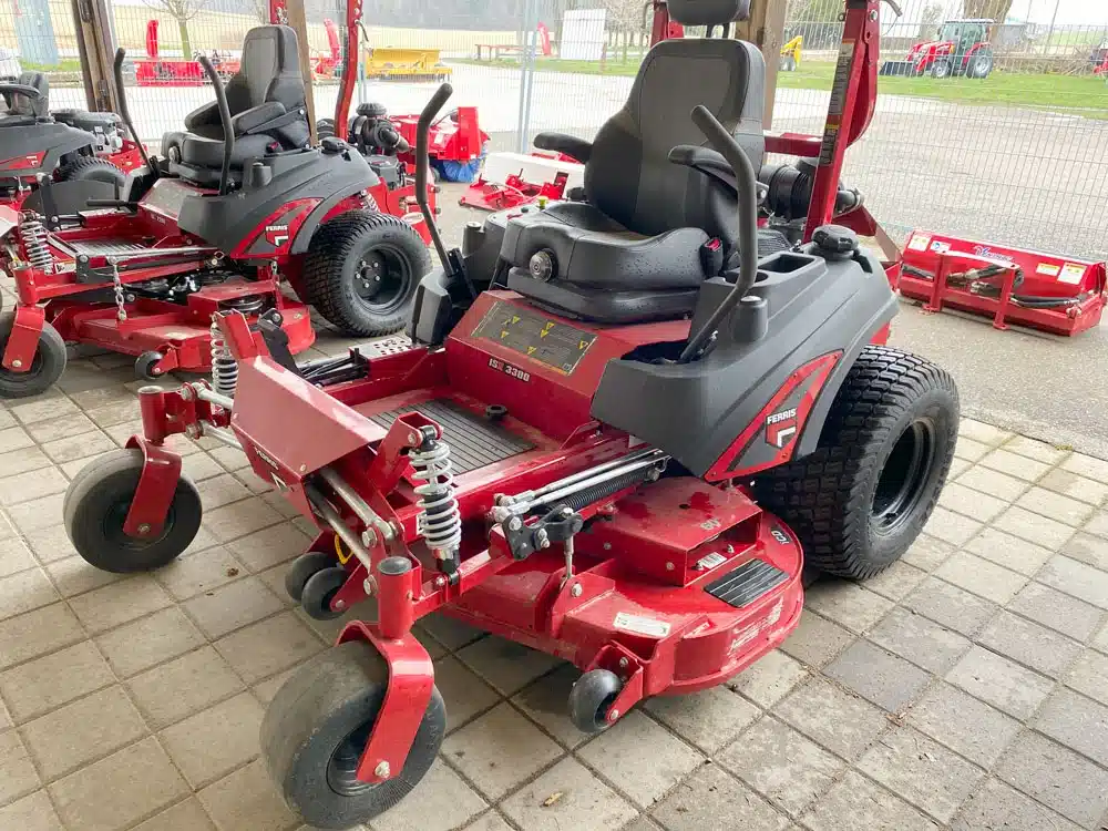 Gallery image 1 for New 2024 Ferris ISX 3300 Mower - Zero Turn