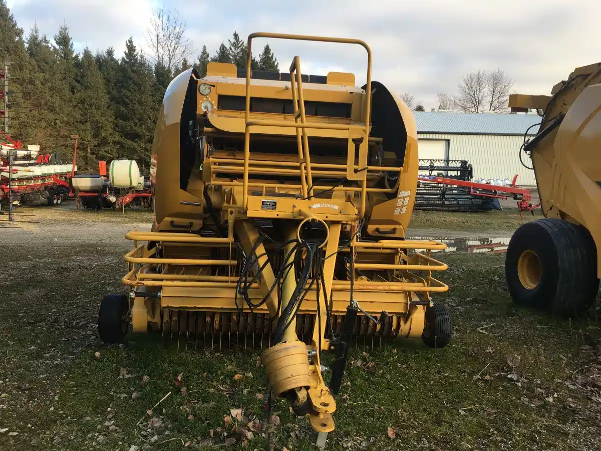 Gallery image 2 for Used 2016 Vermeer 504 PRO Round Baler