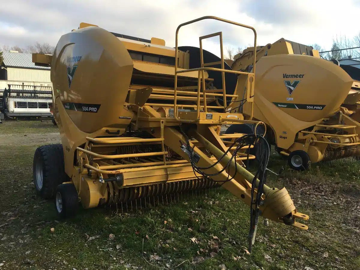 Gallery image 1 for Used 2016 Vermeer 504 PRO Round Baler