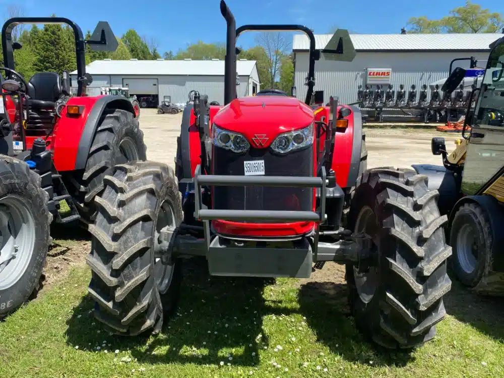 Photo de la Galerie 2 pour 2025 Massey Ferguson 4710 Tracteur