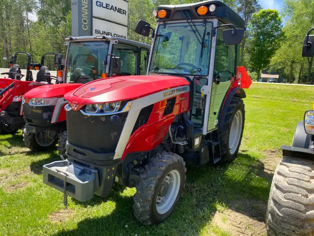 Gallery image 1 for 2023 Massey Ferguson 3VL.95 Tractor
