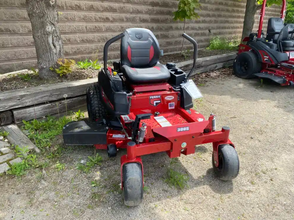 Gallery image 2 for 2026 Ferris 300S Mower - Zero Turn