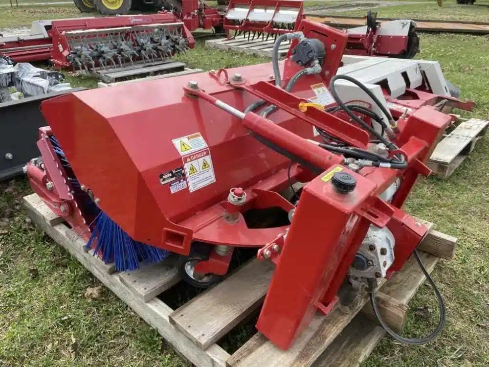 Photo de la Galerie 2 pour 2026 Ventrac KJ520 Balayeur
