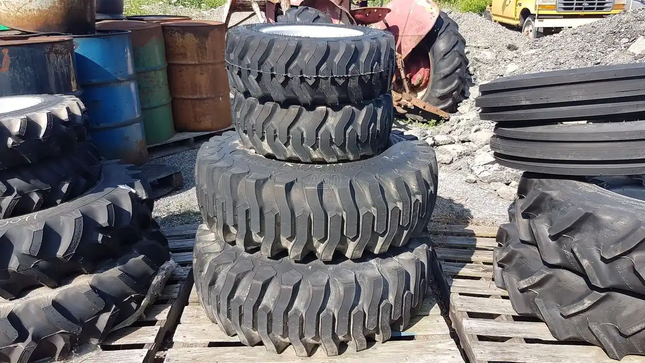 Gallery image 1 for New 2009 Titan R4 Tires & Rims