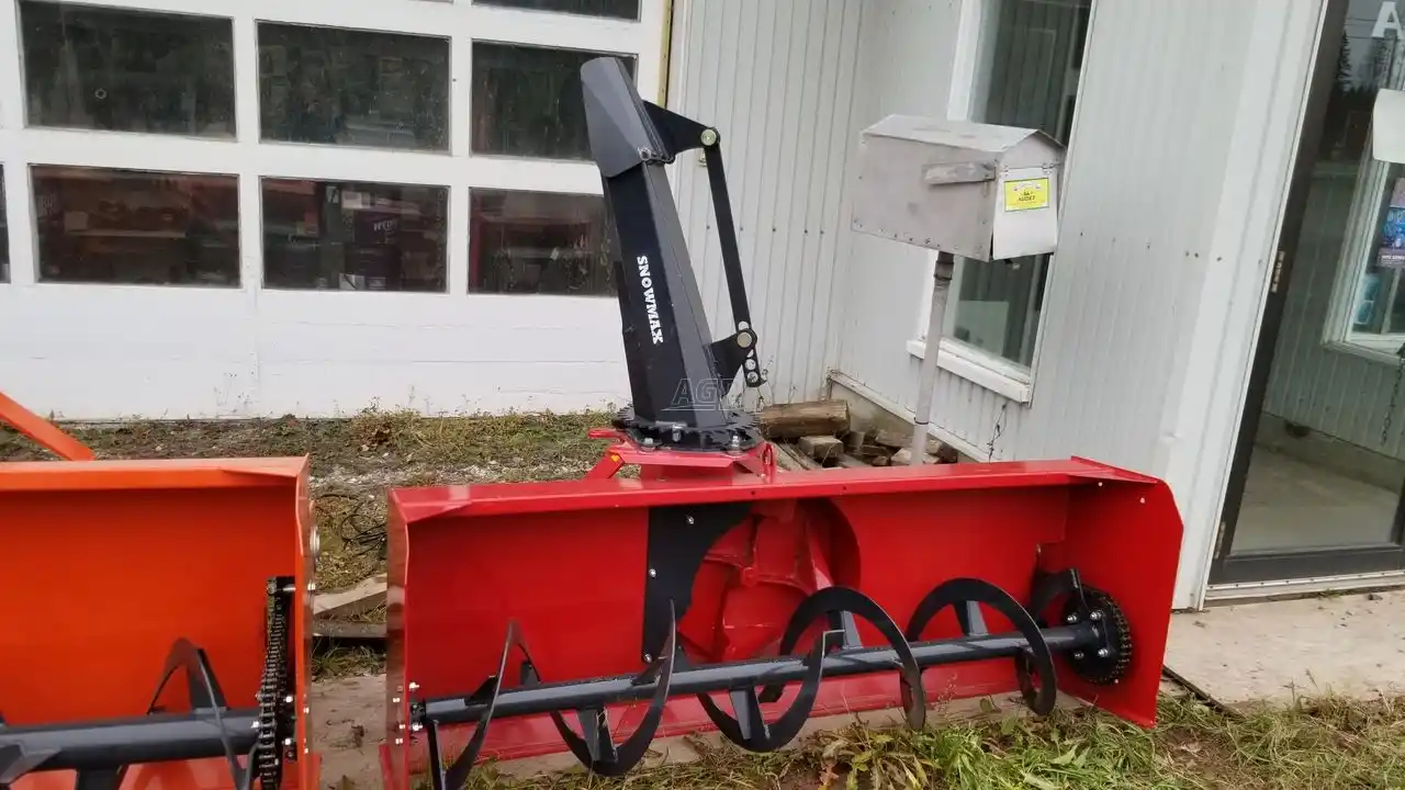 Gallery image 1 for New Snowmax MTB72 Snow Blower