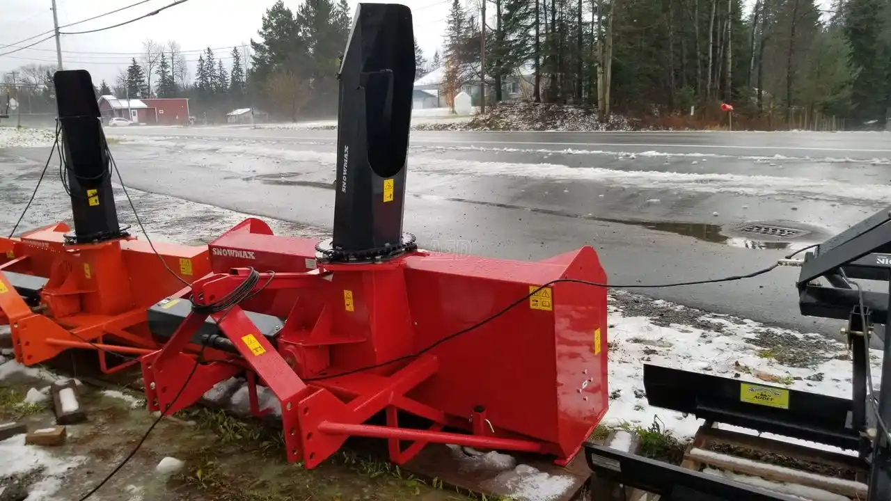 Gallery image 2 for New Snowmax MTB87 Snow Blower