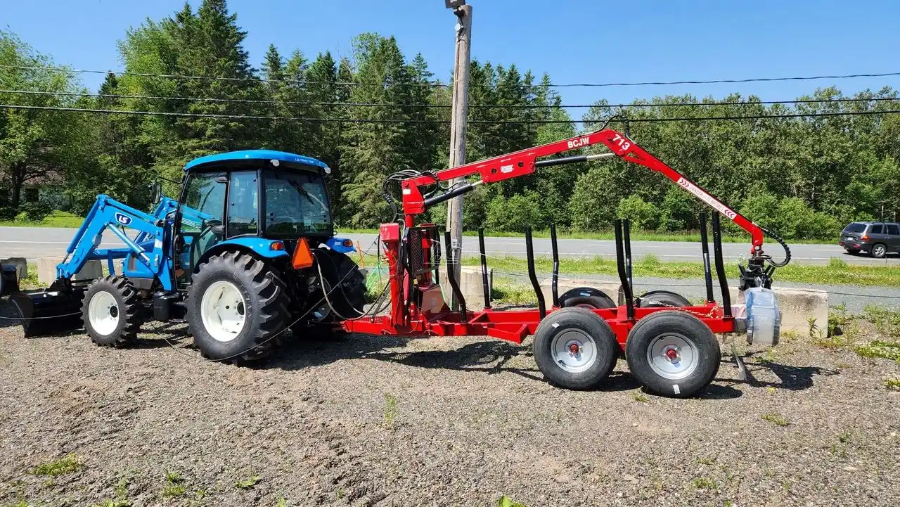 Gallery image 1 for New 2022 LS Tractor MT468C, loader avec bucket 78 Tractor