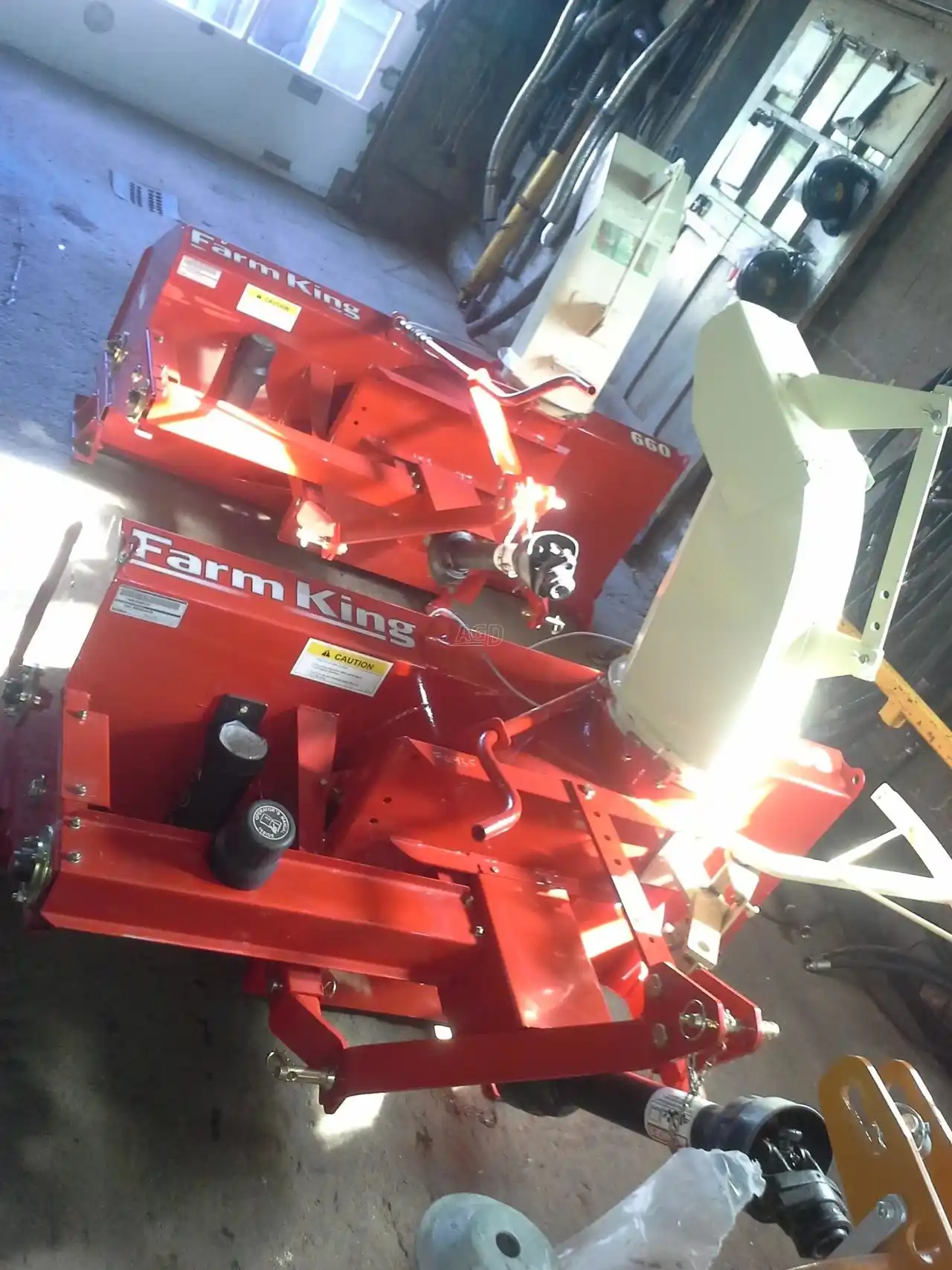 Gallery image 1 for Buhler 50 po. & 60 po. Spécial! Fait d'acier solide, 3 points ajustable. Snow Blower