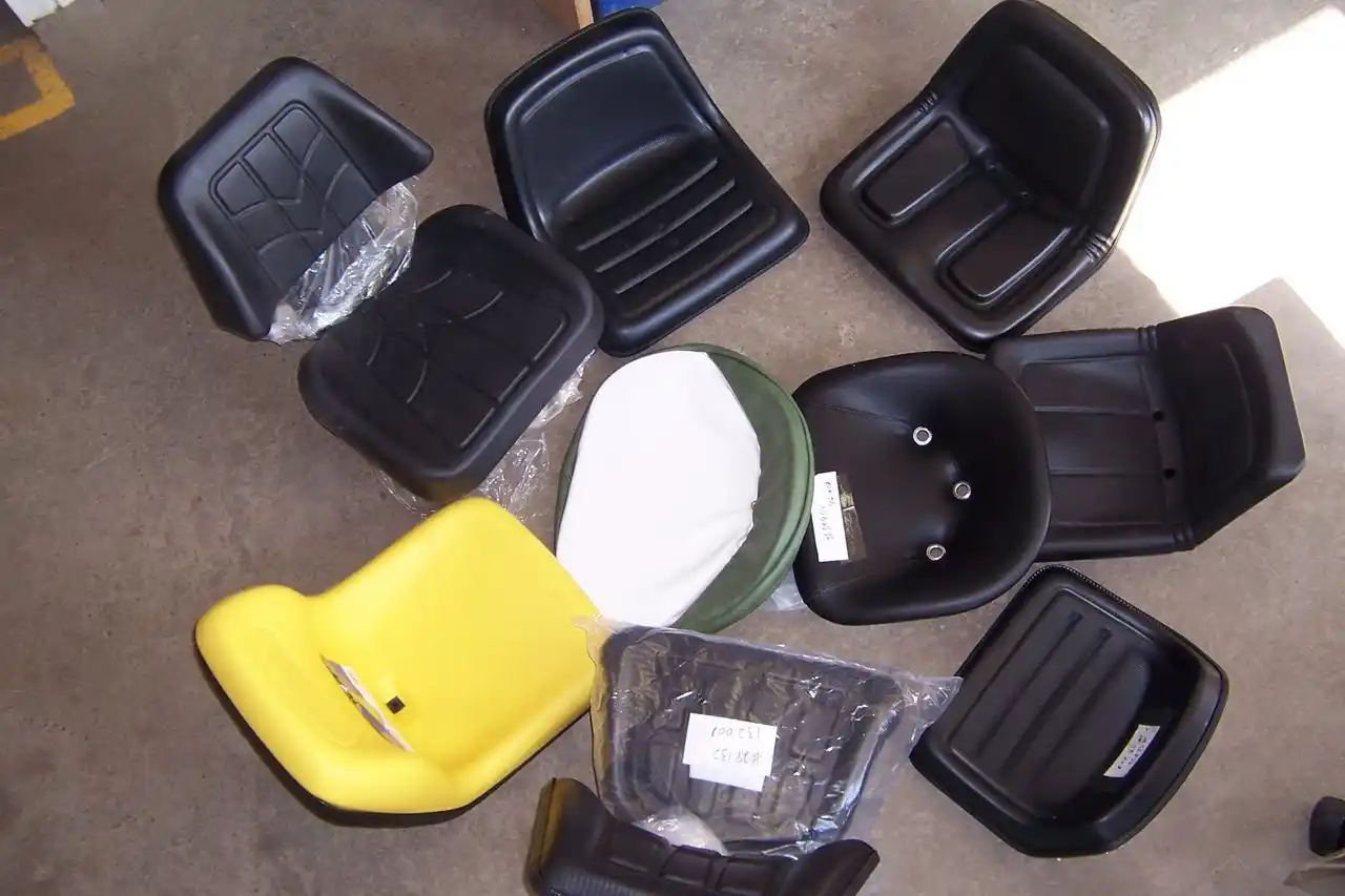 Gallery image 1 for New Nous gardons en inventaire un grand nombre de siège universel de ferme Attachment