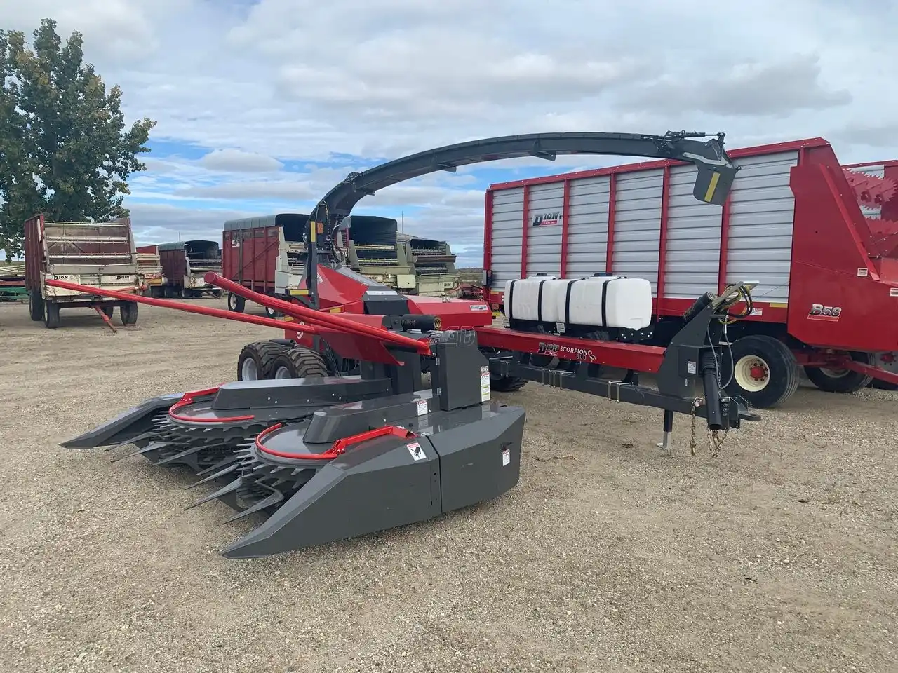 Gallery image 2 for New Dion SCORPION 300 Forage Harvester