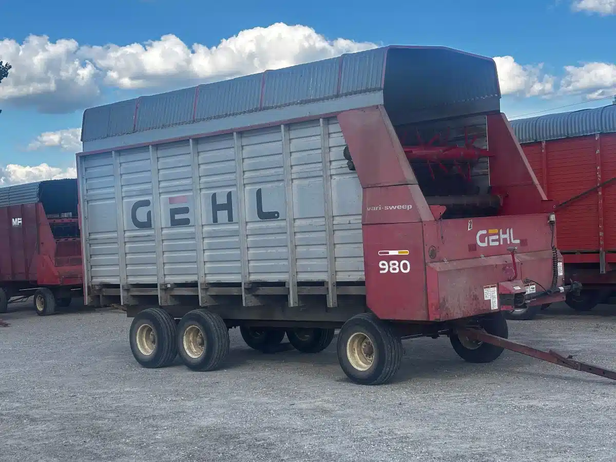 Gallery image 1 for Used Gehl 980 Forage Box