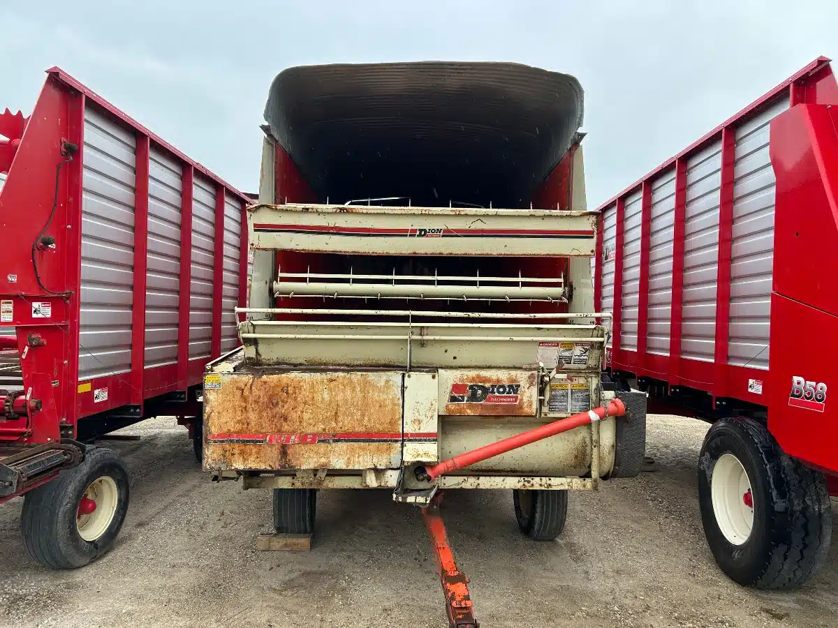 Gallery image 1 for Used Dion 1016SE Forage Box