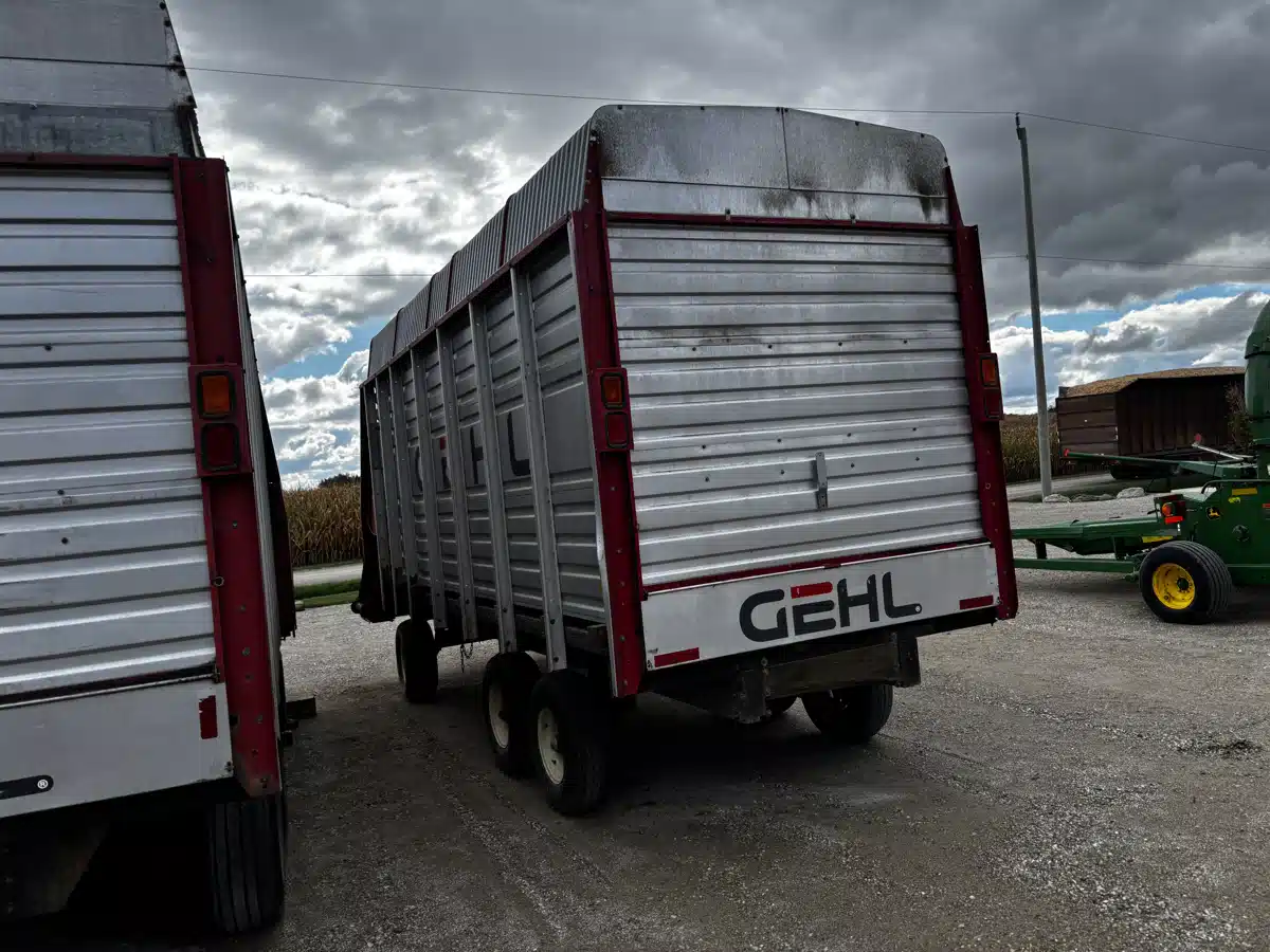 Gallery image 2 for Used Gehl 980 Forage Box