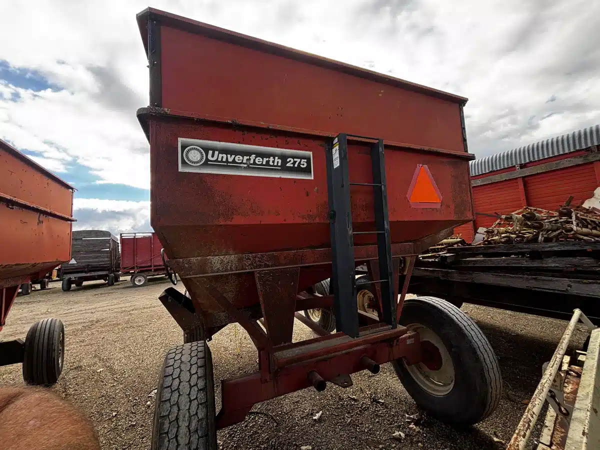 Gallery image 2 for Used Unverferth 400 Gravity Box