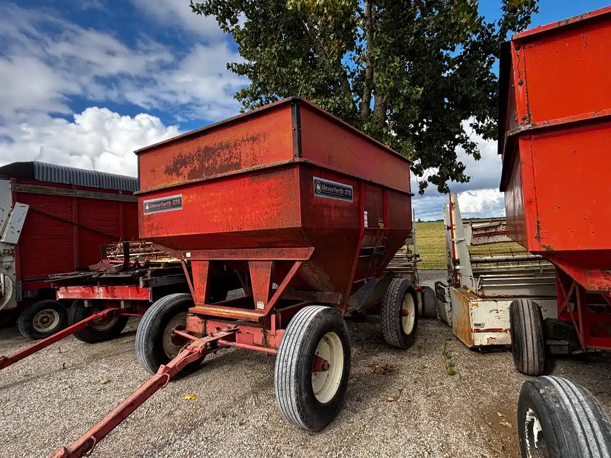 Used Unverferth 400 Gravity Box