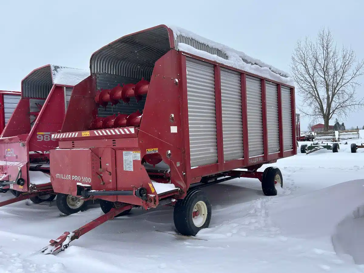 Miller Pro 5100 Forage Box