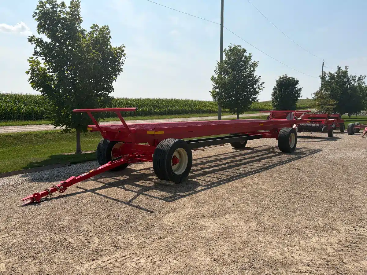 Gallery image 1 for Creekbank Welding 30FT Bale Wagon