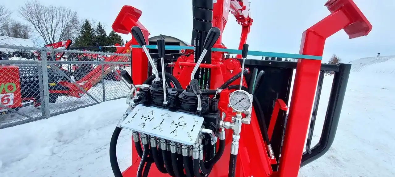 Gallery image 2 for New 2025 Metavic 1150M14 Log Loader