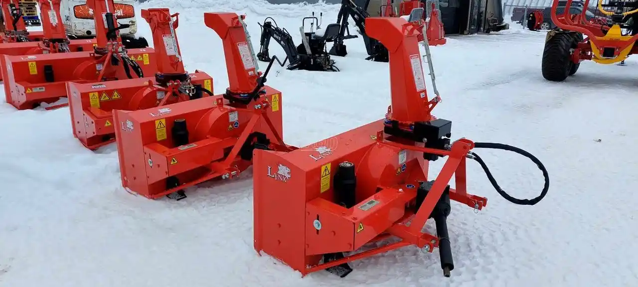 Gallery image 2 for New 2025 Pronovost LYNX-52 Snow Blower