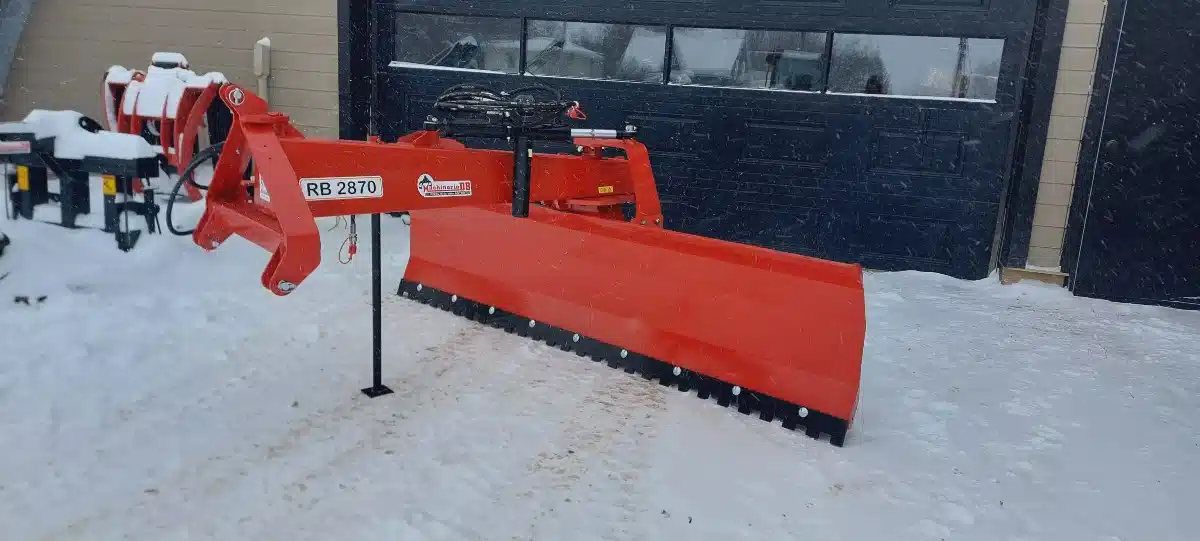 Gallery image 2 for New 2025 Igland RB2870 Scraper - Pull Type