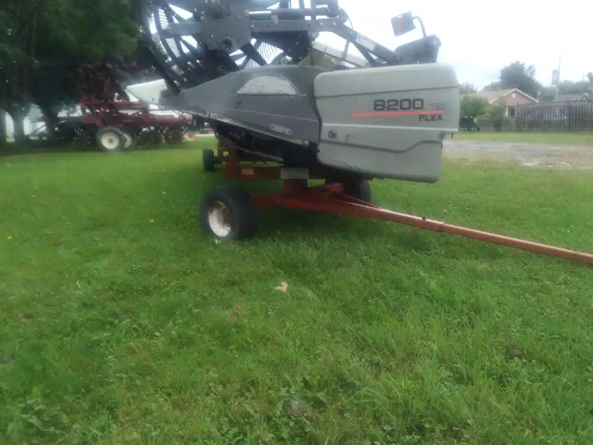 Gallery image 1 for Used Gleaner 8200 Header - Flex