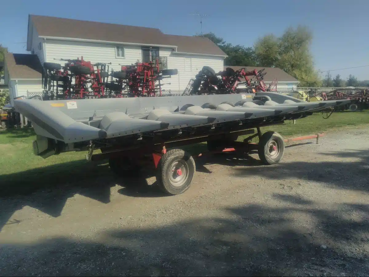 Gallery image 1 for Used 2008 Gleaner 3000 Header - Row Crop