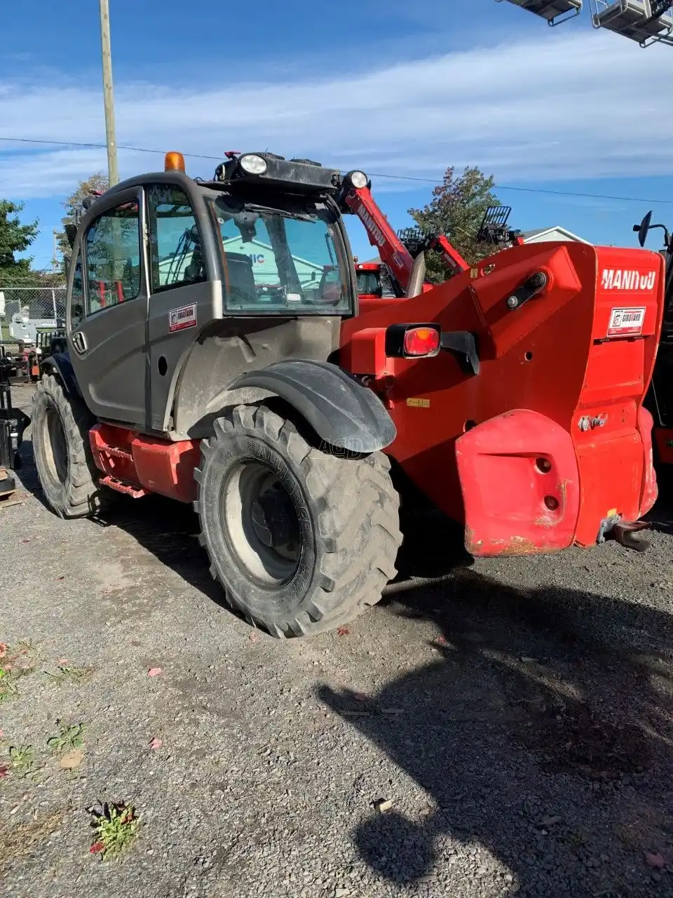 Gallery image 2 for Used 2014 Manitou MLT 960 TeleHandler